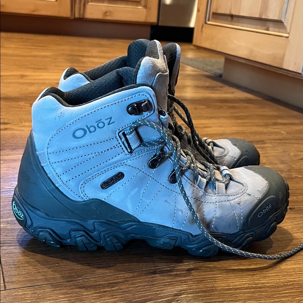 Women's Light Gray Hiking Boots